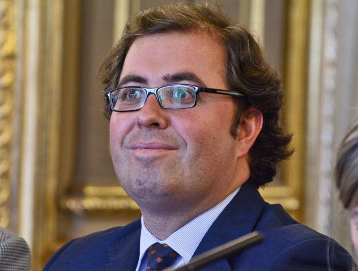 DesatranqueJaen's tweet photo. Cuando te suspenden todas, pero no pasa nada porque una semana más tarde pillan a tu hermano fumándose un porro. https://t.co/LeU5Cblnre
