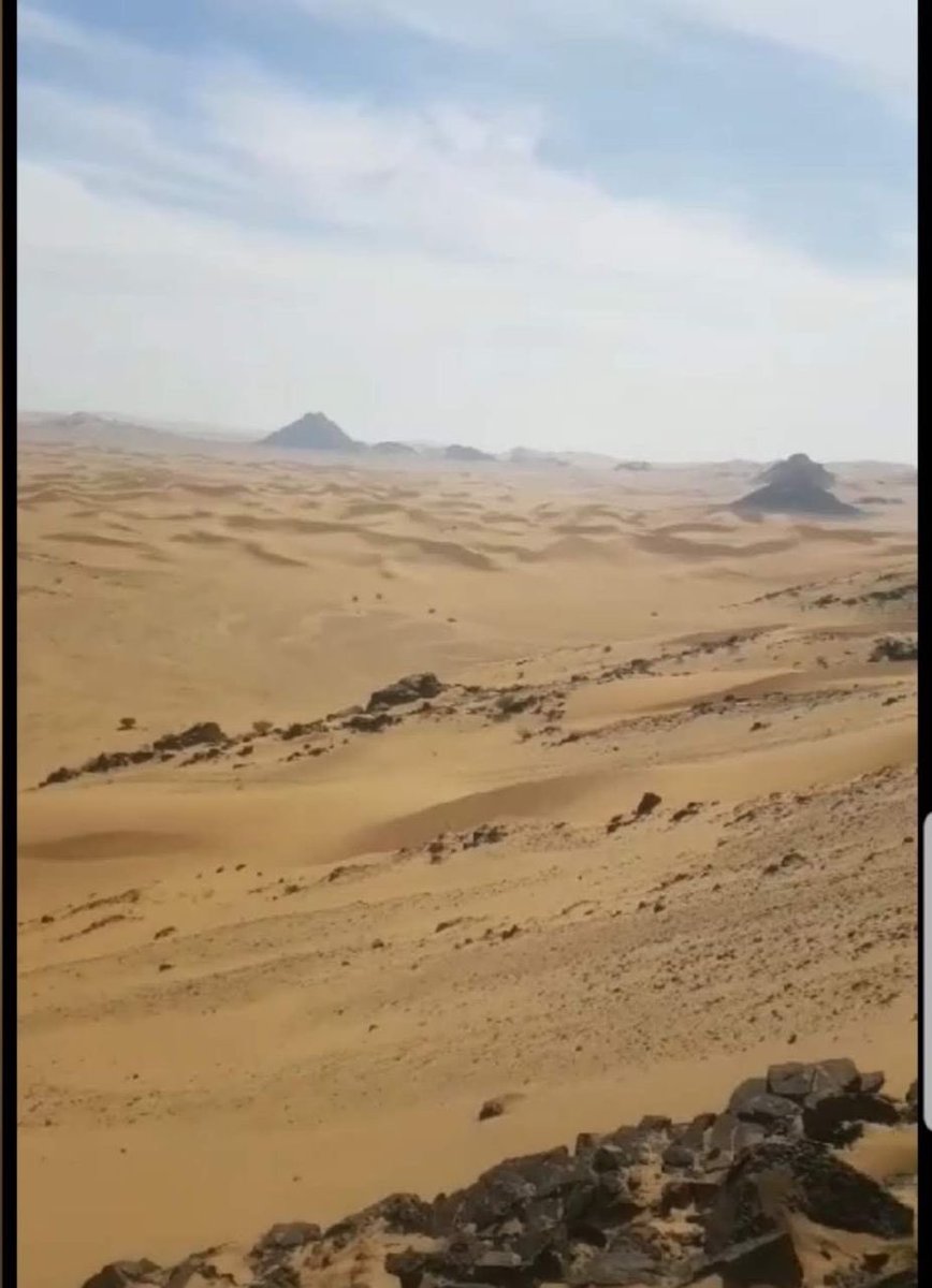من   لايثمن   جيتك    لانصيته
أحذر تحث خطاك يمه  وتنصاه

جنب  طريقه  لاتجي  يم   بيته
خله على يسراك ومش  وتعداه

للي  ليا   منك   نصيته   وجيته
يشوش ويرحب ويضحك محياه

أتلى  العهد  بالهم  ساعة  لفيته
ألله  يطول  عمره  وعمر  شرواه

     #مسفر_حزام_السبيعي