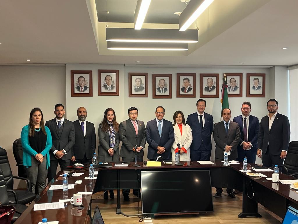 Hoy celebramos la renovación del Comité de Gestión por Competencias del Sector Empresarial para seguir impulsando empleabilidad en las y los jóvenes.El evento contó con la participación de nuestro Pdte. <a href="/CSalazarLomelin/">Carlos Salazar</a>, junto a los representantes del <a href="/ConocerMX/">Conocer MX</a> y <a href="/CONALEP_Mex/">CONALEP</a>