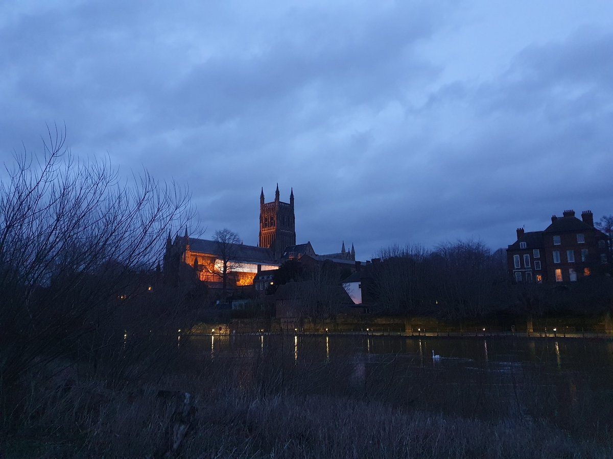 Freedom_Capture's tweet photo. Worcester Cathedral at Night and River Severn!  @WorcCathedral @WorcsWhitehouse @worcester_uni @ThePhotoHour @StormHour @BraydenCreation @ericteichmiller @VisitWorcs @ITVCentral @WorcsHour @SevernUnlocked @CanalRiverTrust @Discoverworcs #Worcester #NightPhotography https://t.co/i867M2GzVa