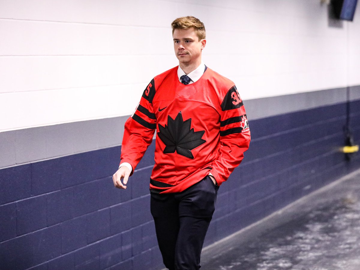 Our 🇨🇦 contingent decided to roll into the arena celebrating the big Women’s Team win from last night!! 

#GoJetsGo | <a href="/HockeyCanada/">Hockey Canada</a>