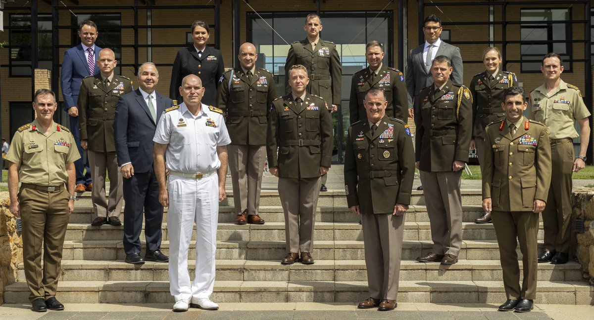ADC_Australia's tweet photo. Aloha and welcome to the College! A privilege to host @USARPAC_CG General Charles A. Flynn yesterday. Your insights on the US Army in the Indo-Pacific for our @Australia_DSSC class were fantastic! | #ForTheFutureWeLearn | #FreeandOpenIndoPacific https://t.co/UcX369Xfaj