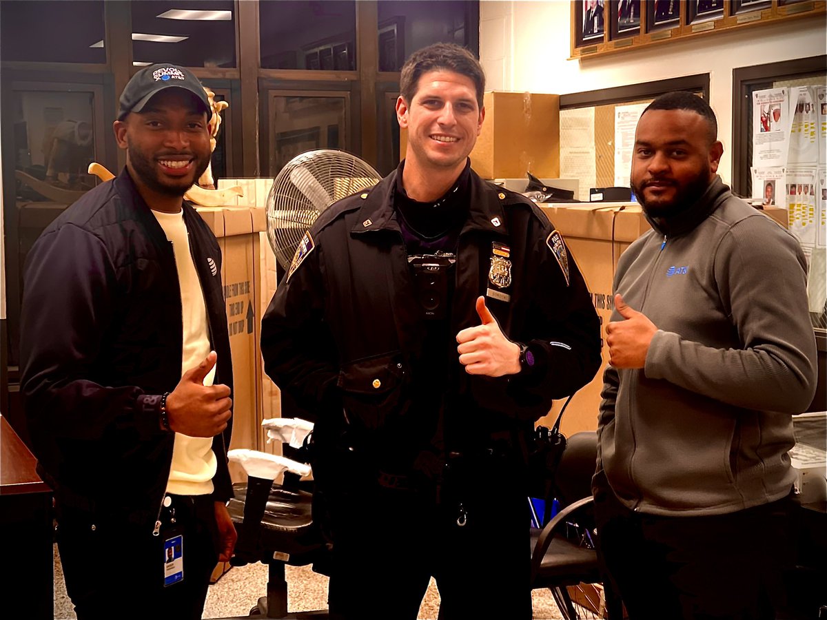 Serving our community the best way we can, @ReynaldoFlobil and I Made a few calls to a referral lead and ended up in one of our neighbor precincts 6 FN out of that local event <a href="/GiseleLadlee/">Gisele Ladlee</a> <a href="/judy_cavalieri/">Judy Cavalieri</a> <a href="/Danny_Perez_01/">Danny Perez</a> we here to serve and Connect! #Brooklyn