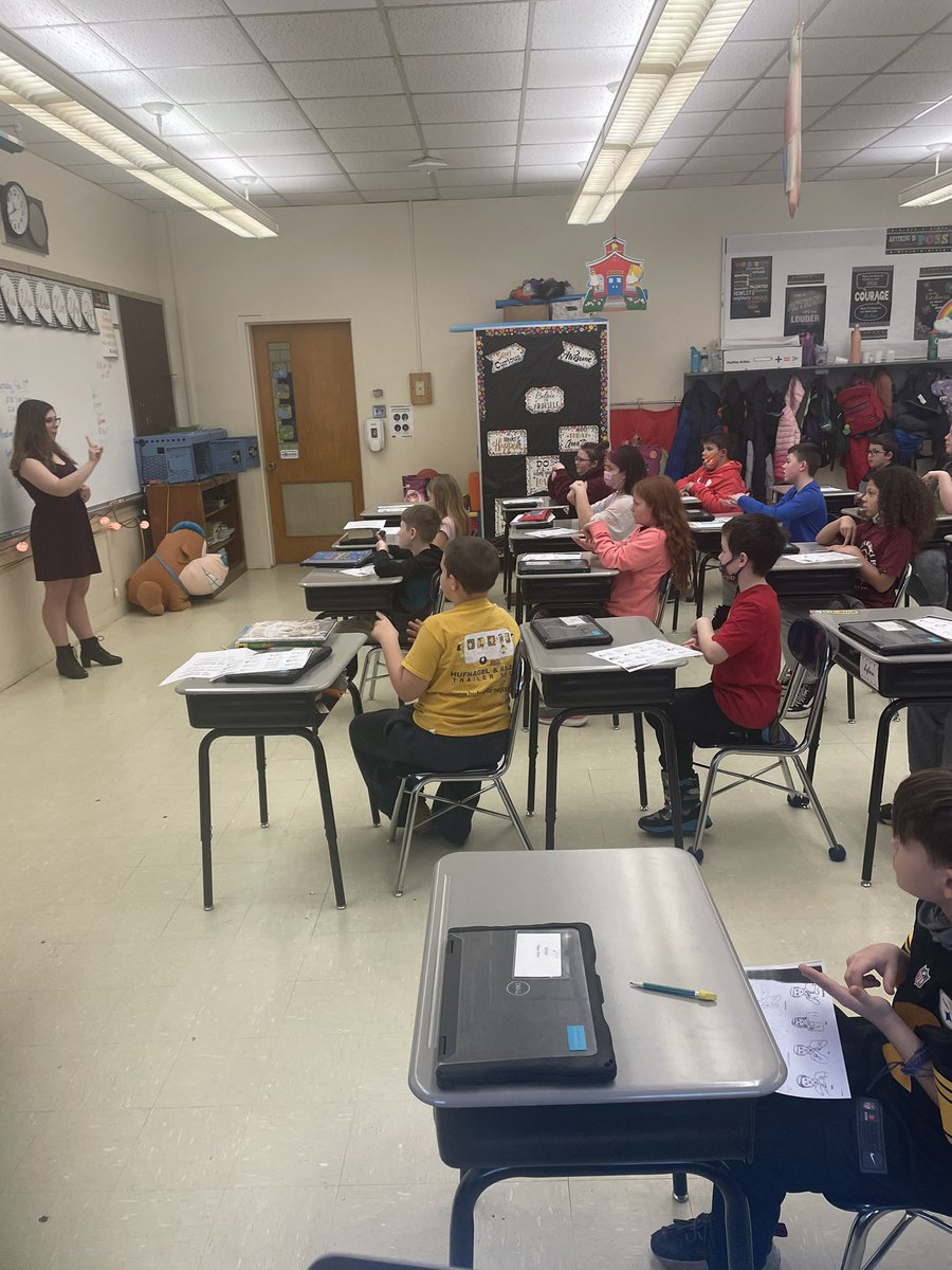 Christina tweet media