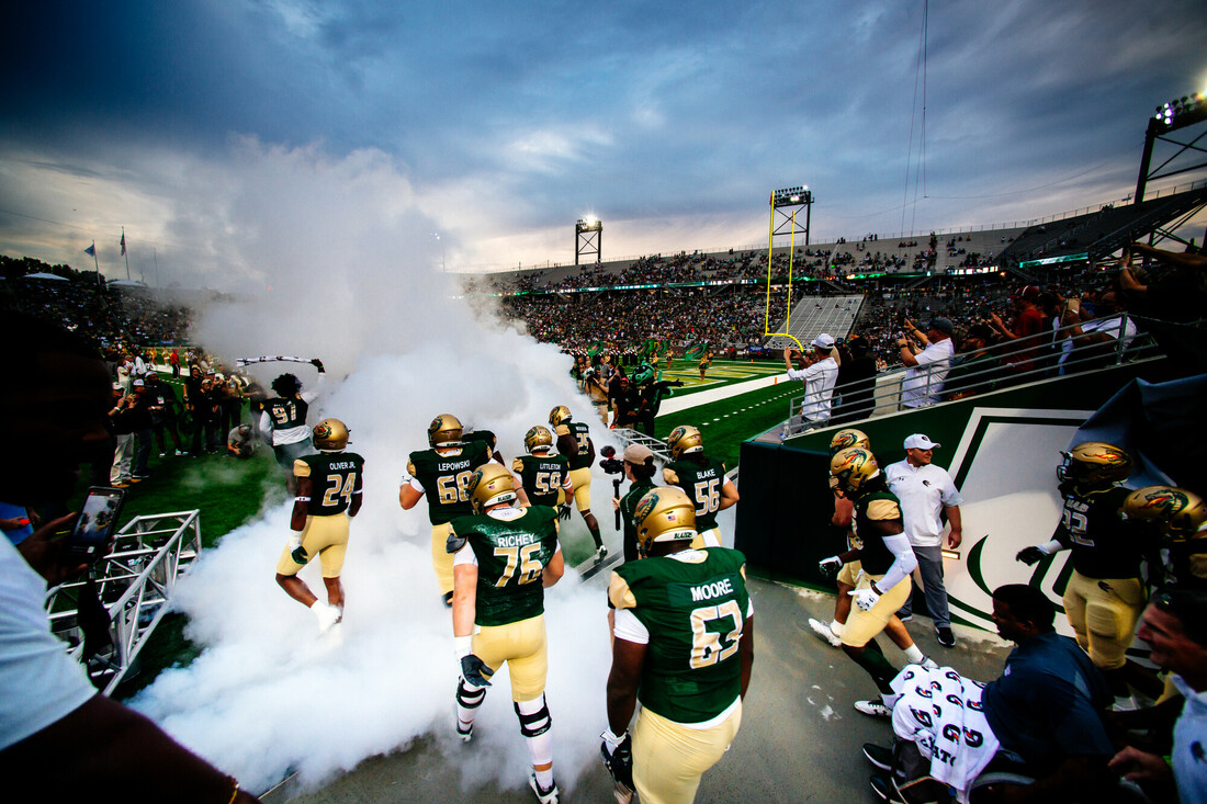 WaltonRecruits's tweet photo. NEW OFFER! 2022 WR @HefnerMustafa thankful @UAB_FB offered! #WinAsOne #ConUSA
https://t.co/c5VlvaLWZI https://t.co/1MyepzGR0E