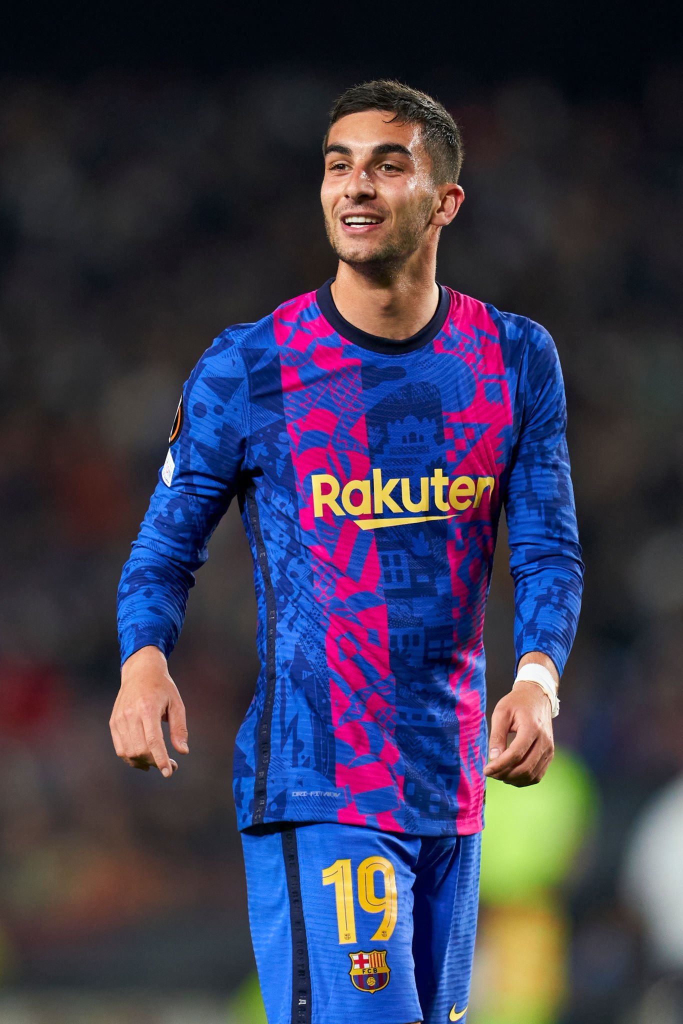 Barça Universal on X: The reason why Ferran Torres' jersey did not have  the Barça's crest or the Nike logo in the second half was due to a printing  mistake. From the