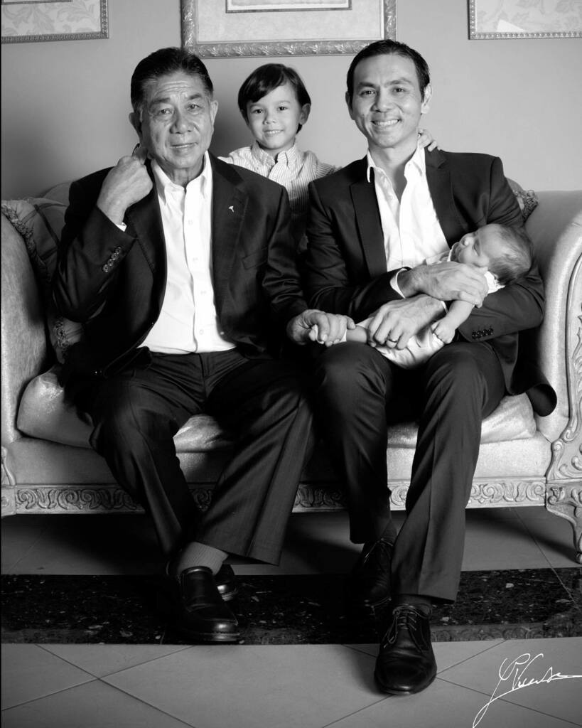 LuisYuM's tweet photo. 🤗Hasta el cielo Papi - #TBT Dic/2015
#AleYu #BetoYu https://t.co/G2Cj1oKjJ4 https://t.co/YPFRLCK3fl