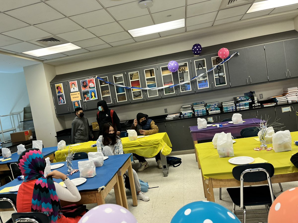 Quarter 2 Celebration for these hard working ELLs being “On-A-Roll”! #enl #esl #albany #thankfulstudents  #thankyou #brianmendler