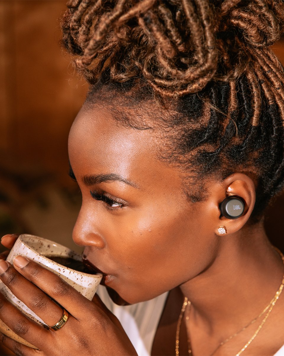 JBLPH's tweet photo. Enjoying your morning cup☕️ while getting ready to get down to business.
JBL Tour Pro+ True Wireless
#JBLTourProTWS (₱10,499)
#JBLPH #DareToListen #JBLTourPro #JBLTrueWireless #Earbuds #SoundThatFitsYou https://t.co/H84j8vEknV