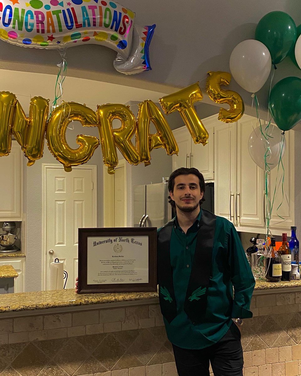 gdfdoni's tweet photo. Class of 2021 
BA -Major in English 
-Minor in Sociology https://t.co/Tr36KbnIfn