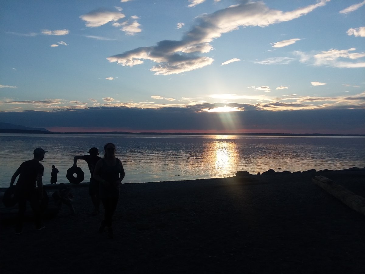 Would you like to catch the beautiful sunset at Marine Park this year and you aren't racing?   Be among the last people in the park by joining the Ski to Sea Team!  We are seeking 1 part-time, year-round staff member and we'd love YOU on our team. Contact us for more information!