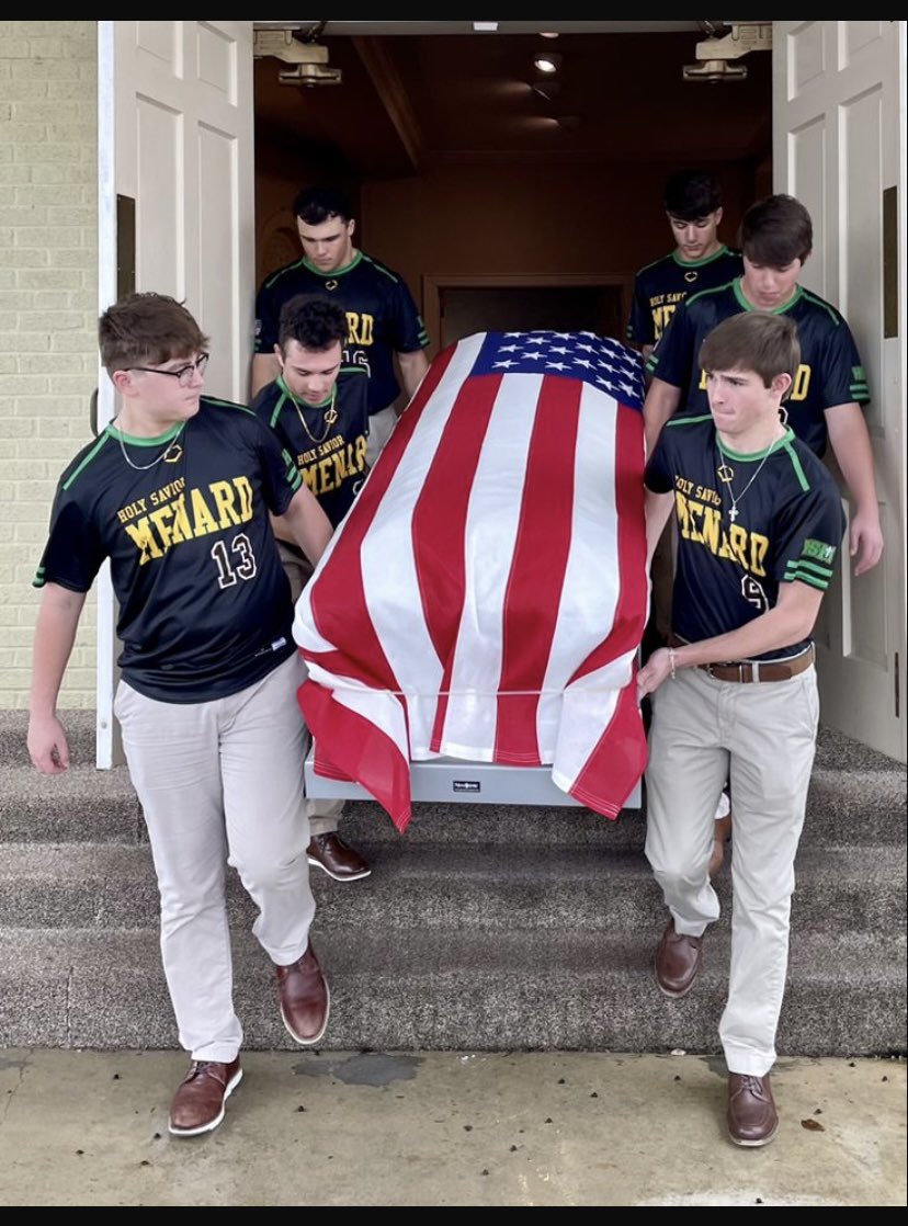 Menard_Baseball's tweet photo. Today 6 Senior Baseball players were asked to honor a former Veteran and carry him to his final place of rest. These young men should be proud as they represent our community and Holy Savior Menard. Thank you for representing HSM Baseball. https://t.co/audZlKiW9W