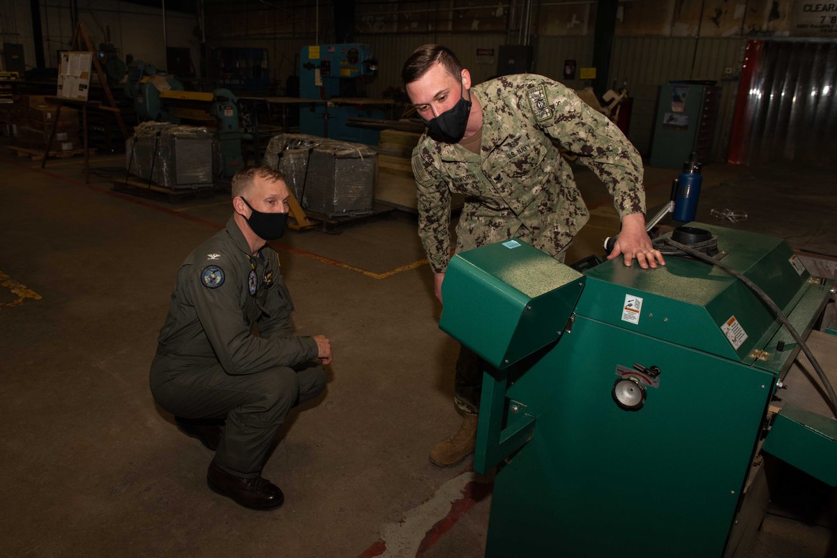 stennis74's tweet photo. Our ship's chain of command had the pleasure of touring the Light Industrial Facility, where our Sailors complete work to keep the ship on track during our refueling period. Check out the photos our media team gathered from the visit. #LookAhead #StayAhead #SettheStandard https://t.co/TRArZL3KWr