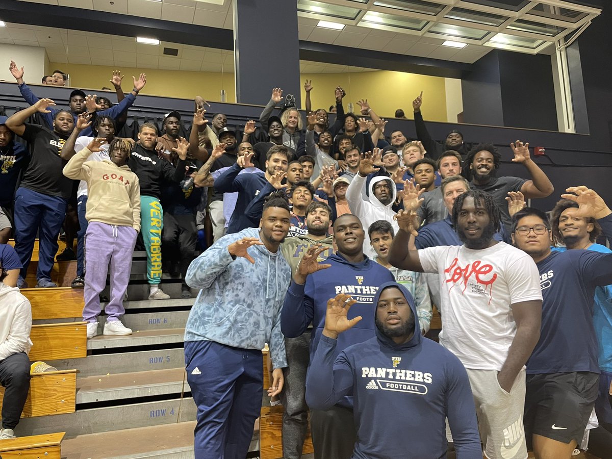 FIUFootball's tweet photo. FIU Football loud and proud at the @FIUHoops game tonight! #PanthersSupportingPanthers
#PawsUpπΎ | #PantherPride https://t.co/3hjPUu6GKx