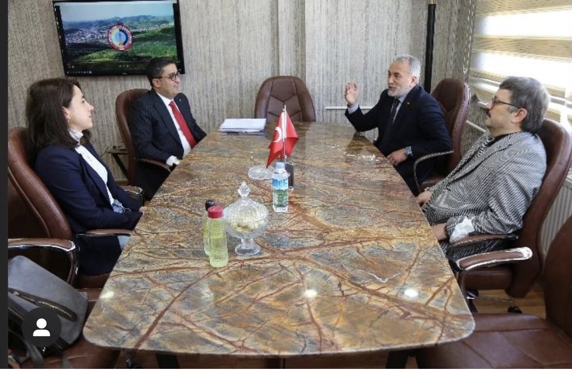 Paydaşımız Yozgat Bozok Üniversitesi Rektörü Prof.Dr. Ahmet Karadağ, Rektör Yardımcısı Prof. Dr. Güngör Yılmaz ve Kariyer Merkezi Müdürü Doç.Dr. Sümeyra Gazel Yozgat  Ticaret ve Sanayi Odası Yönetim Kurulu Başkanı Sayın Sinan Çelik’i İKAF’22 kapsamında makamında ziyaret etti.