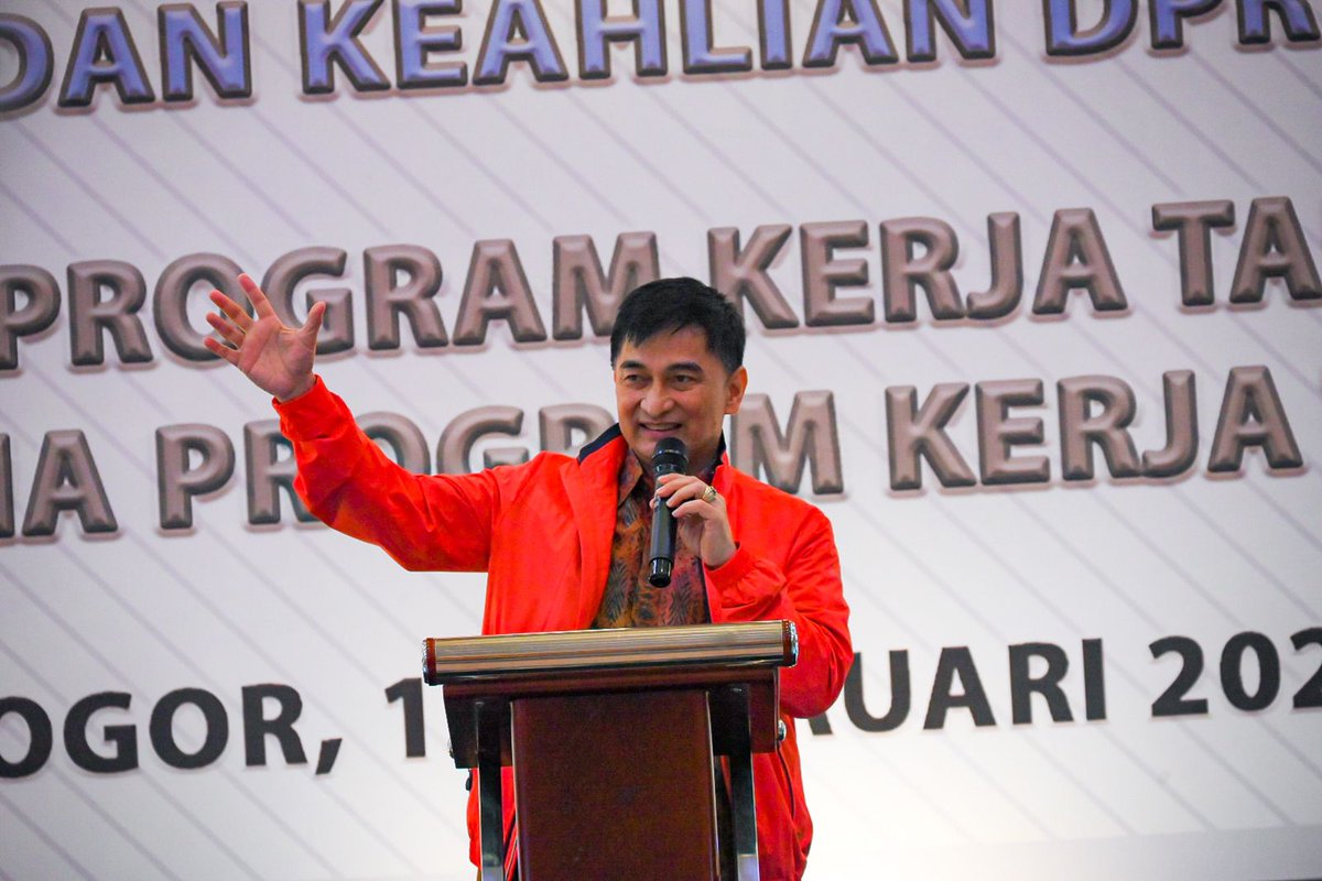 DPR_RI's tweet photo. Badan Keahlian DPR RI menyelenggarakan Rapat Kerja dengan tema “Evaluasi Program Kerja Tahun 2021 dan Rencana Program Kerja Tahun 2022” di Kabupaten Bogor, Jawa Barat, Kamis, 17 Februari 2022. #SetjenDPR #BKDPR https://t.co/6rIWqYIW7o