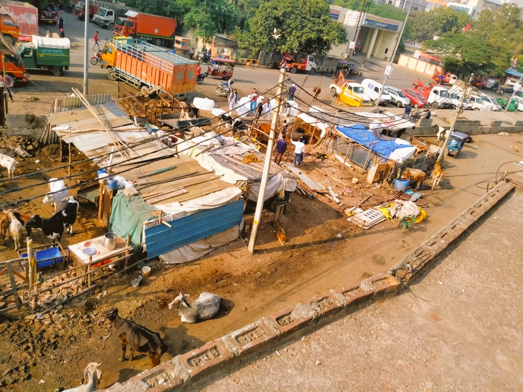 OmSingh65623208's tweet image. Park work still pending from years sec 5 near noida authority opposite police fire station main road. Still not swach noida #swachnoida #ceonoidaauthority