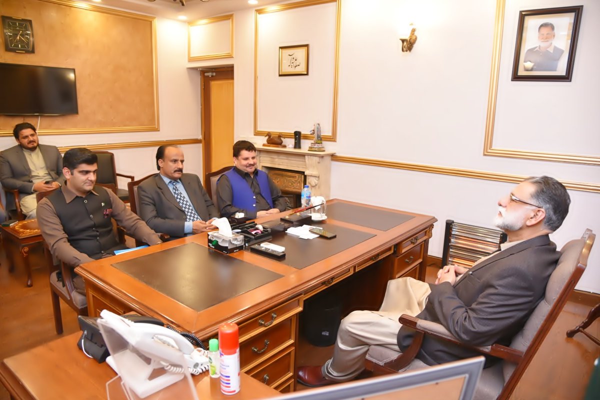 𝐅𝐞𝐛 17𝐭𝐡, 𝟐𝟎𝟐𝟐;
𝐉𝐚𝐦𝐦𝐮 &amp; 𝐊𝐚𝐬𝐡𝐦𝐢𝐫 𝐇𝐨𝐮𝐬𝐞, 𝐈𝐬𝐥𝐚𝐦𝐚𝐛𝐚𝐝
Mr. Amjid Jaleel, Chairman AJK-BOI called on Sardar Abdul Qayyum Niazi, PM, GoAJ&amp;K.
<a href="/AqayyumniaziPTI/">Sardar Abdul Qayyum Niazi</a> <a href="/Jsardaramjad/">sardaramjad jalil</a> <a href="/investinpak/">Board of Investment, Pakistan</a>
<a href="/BBoIT1/">Balochistan Board of Investment & Trade</a> <a href="/PbitOfficial/">Punjab Board of Investment and Trade</a> <a href="/InvestinKP/">KP-Board of Investment & Trade</a> 
@SardarTanveerIK <a href="/ImranKhanPTI/">Imran Khan</a>