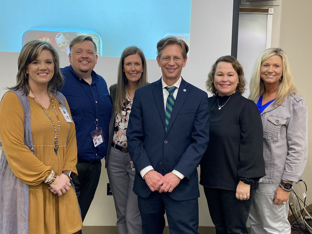 egmackey's tweet photo. Enjoyed meeting some of our incredible reading coaches from around the state today during the @Alabama_Reading training with  @SweeneyDiane #AlabamaAchieves #WeTeachAlabama https://t.co/SxPZ4fFPlW