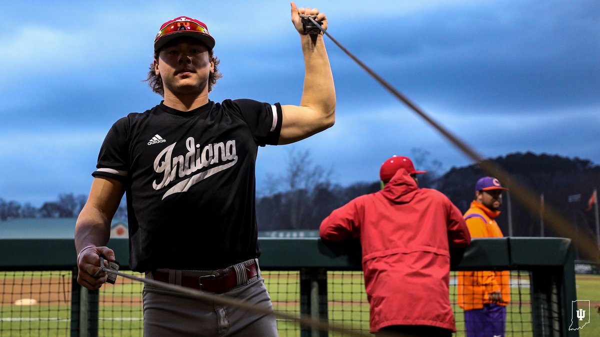 IndianaBase's tweet photo. Prepping on a perfect night 🌃

#IUBase https://t.co/VdnQus0nxq