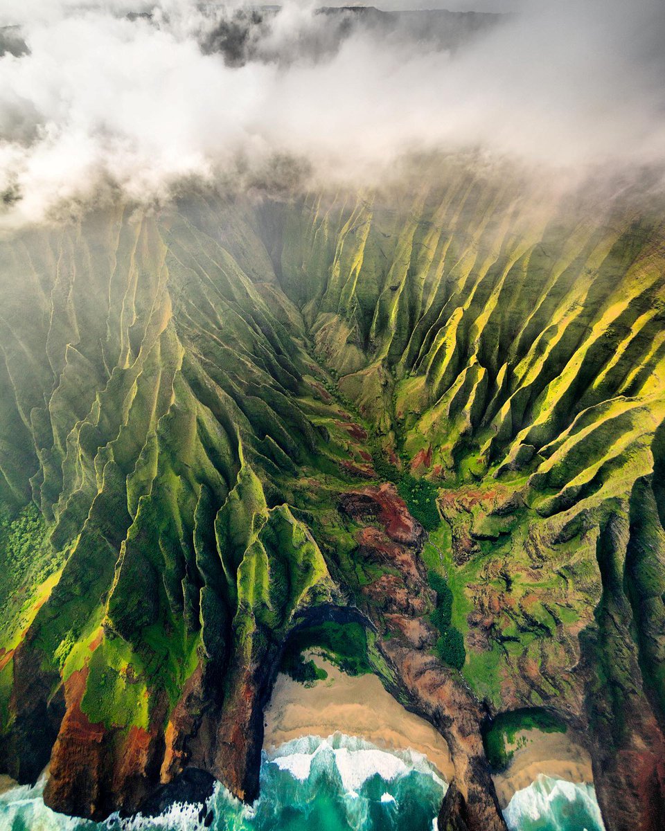 earth's tweet image. The Garden Isle.
cc: @chrisburkard