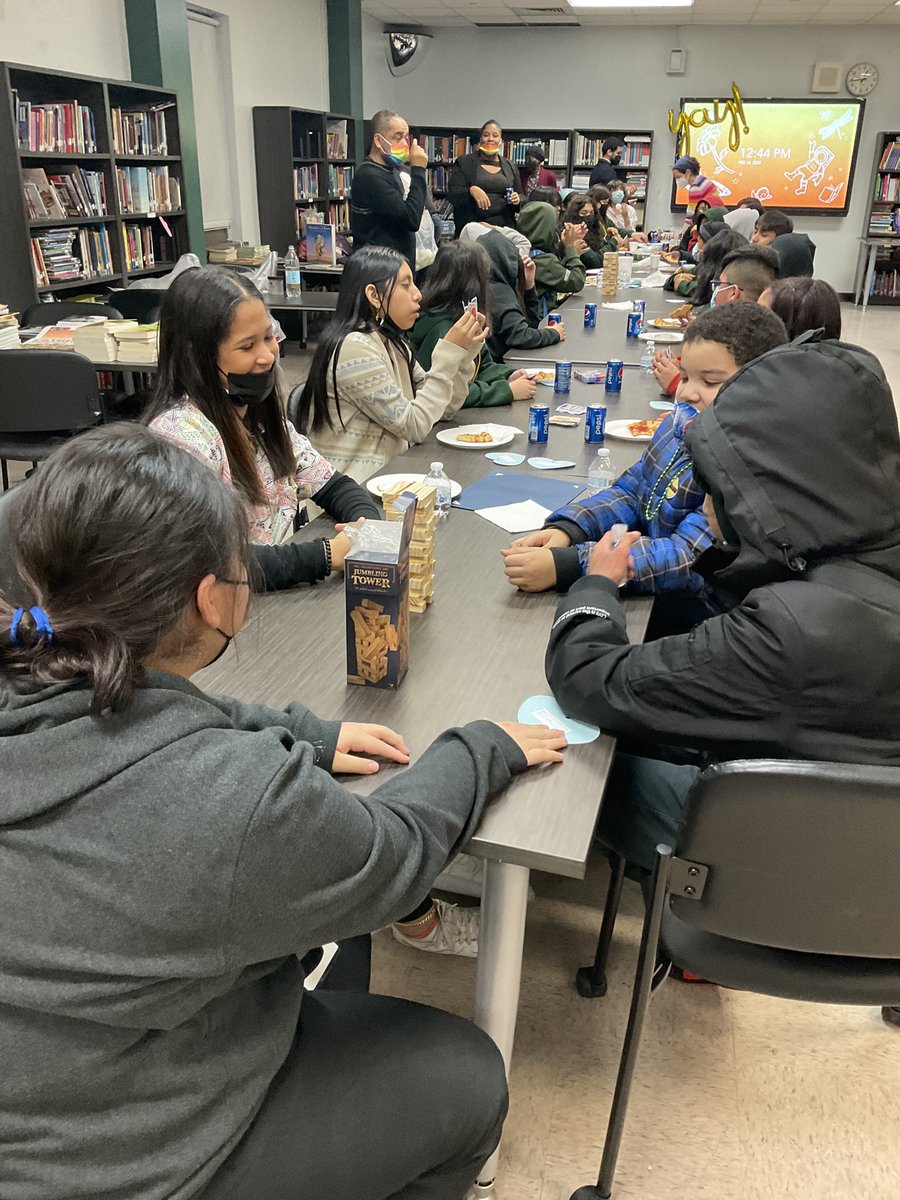 CaseyTobin10's tweet photo. “We See You” 7th Grade Celebration for MP2! So proud of our 7th graders and recognize all of the hard work they put in every day. We love you, and WE SEE YOU! 💚 #respectforallweek https://t.co/aehVhw0Wgu