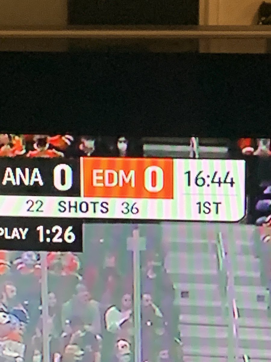 Pretty open game so far ⁦<a href="/EdmontonOilers/">Edmonton Oilers</a>⁩