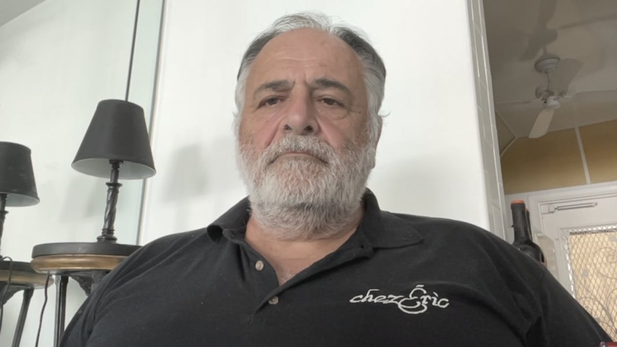 tvanouvelles's tweet photo. DENIS LÉVESQUE | Un restaurateur décide de maintenir le passeport vaccinal
https://t.co/r3yStqJl6B https://t.co/NabscOgzYi