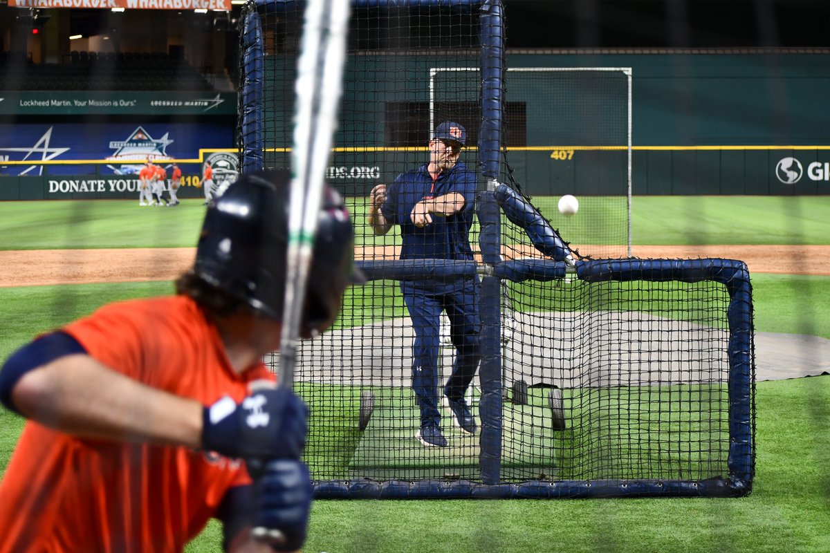 AuburnBaseball's tweet photo. We in here.

📍 Globe Life Field

#WarEagle https://t.co/Ii5ObLGN3D
