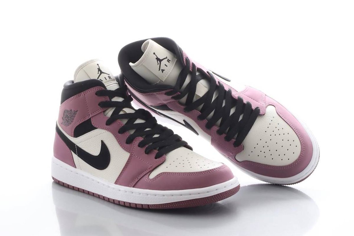 snkrdunk_jp's tweet photo. 🔥抽選情報🔥

春先にピッタリな温かみのあるデザインのNike WMNS Air Jordan 1 Mid "Berry Pink”がUNDEFEATEDで抽選受付中‼️

📲https://t.co/IkLIlwRVvp

#Nike
#ナイキ
#AirJordan1
#エアジョーダン1
#BerryPink
#ベリーピンク
#snkrdunk
#スニーカーダンク
#スニダン https://t.co/U4iyp0B2hy