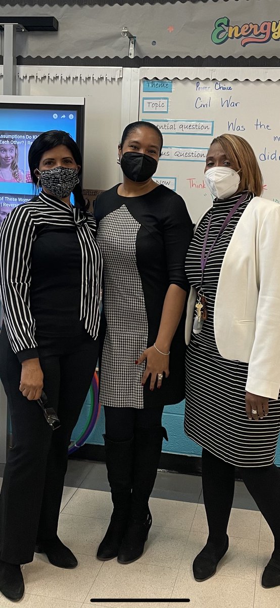 JackieJones_79's tweet photo. I love visiting the many programs in our district. Thank you ALC Prin. Robert Antoine and staff for creating an atmosphere rich in SEL for our students. You are making a difference.      Pic. Mr. Garcia Ms. Crowe Ms. Greenfield and AP Clifford @ACCESS_NYCDOE @ExecSuptLisante https://t.co/1J1ilFaa6h