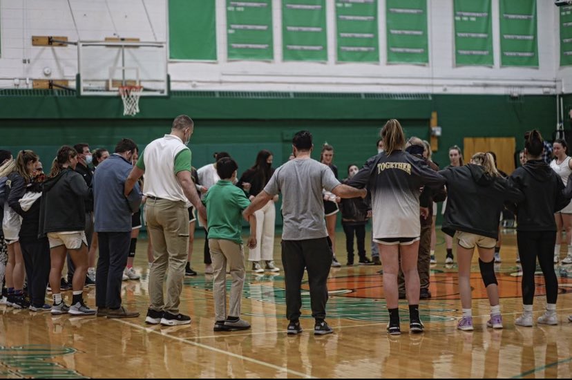 nlowe11's tweet photo. Wish I got to @bthsgirlsbball for matchup vs Pt Boro. Happy for the turnout to support Coach Stockhoff and his family. Photo Credit @jimrosa519 @hammer18776 @coachaldiero @CoachDavidDrew @dbrust1030 @danny_logiudice @BrianDeakyne @Adam15Young @ShoreSports_NJ @shoresportsman https://t.co/ZNOPVpJZGK
