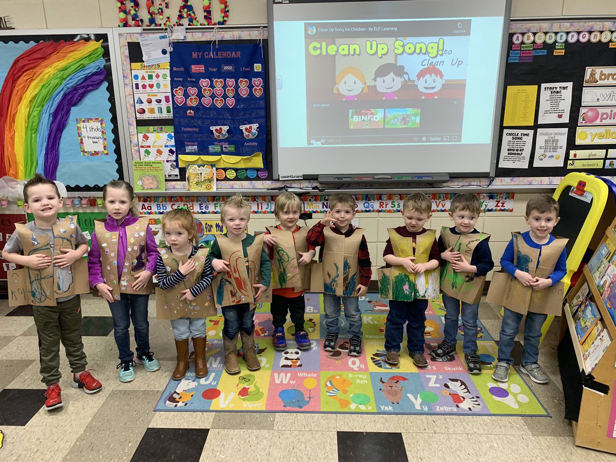 MPreschoolers's tweet photo. Our very own Paper Bag Prince/Princesses🌟👑 What a great way to wrap up our clothing study! 
Big thank you to Caldwell Food Center for donating bags for us! #ovescworking4you #ovesc #creativecurriculum #misstaylorsclass #gozeps #littlezeps @caldwellfoodcen https://t.co/PMjlmnOoll