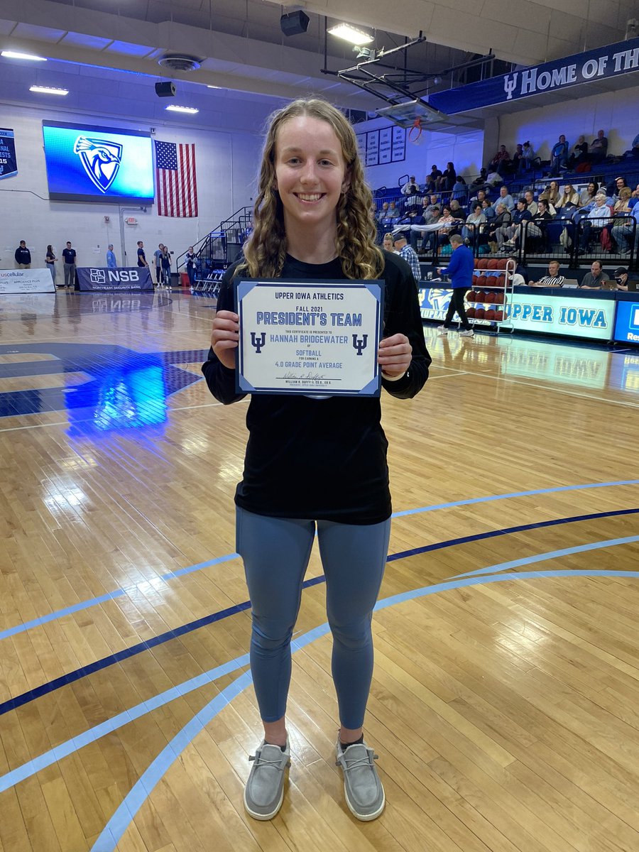 UIU_Softball's tweet photo. Huge accomplishment as all 16 players made the @UIUPeacocks AD Honor Roll! And congrats to our presidents team rep! @h_bridgewater1🤓✏️📚 https://t.co/saUfD6U7fZ