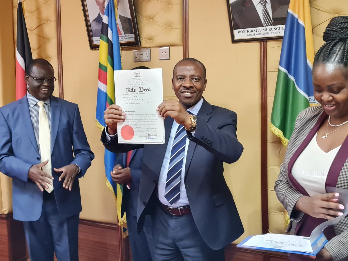 B Njiinu tweet media