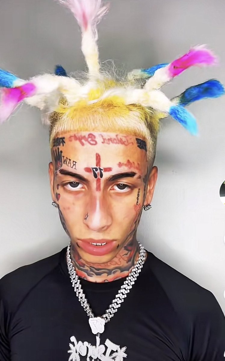 noirwitheredros's tweet photo. @tanamongeau new boo thang #facetattoos https://t.co/a79PBlDl7G