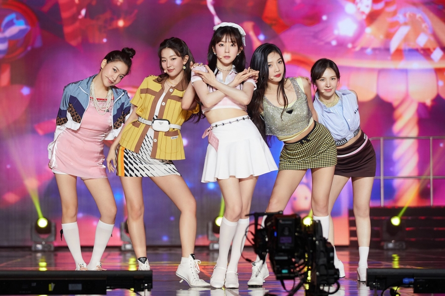soompi's tweet photo. #RedVelvet Confirmed To Be Making March Comeback
https://t.co/9861nCwYDV https://t.co/ldU8r6ZzEB