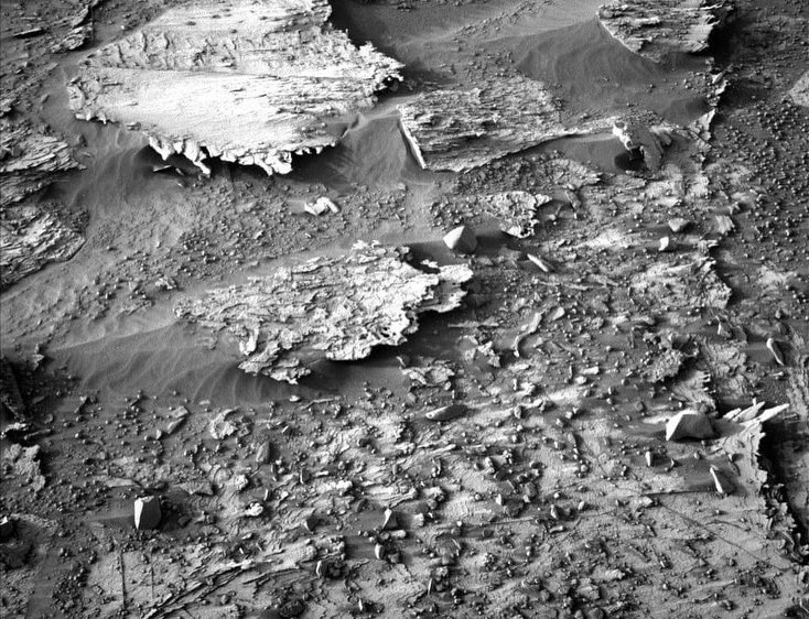 Cron_Silenzio's tweet photo. #Curiosity otterrà le misure #APXS e #MAHLI di "#Kintradwell", una superficie di roccia liscia, che ci fornirà maggiori dati sui cambiamenti nella composizione della roccia man mano che ci avviciniamo al contatto con la collinetta. https://t.co/7cvUrBjnhP