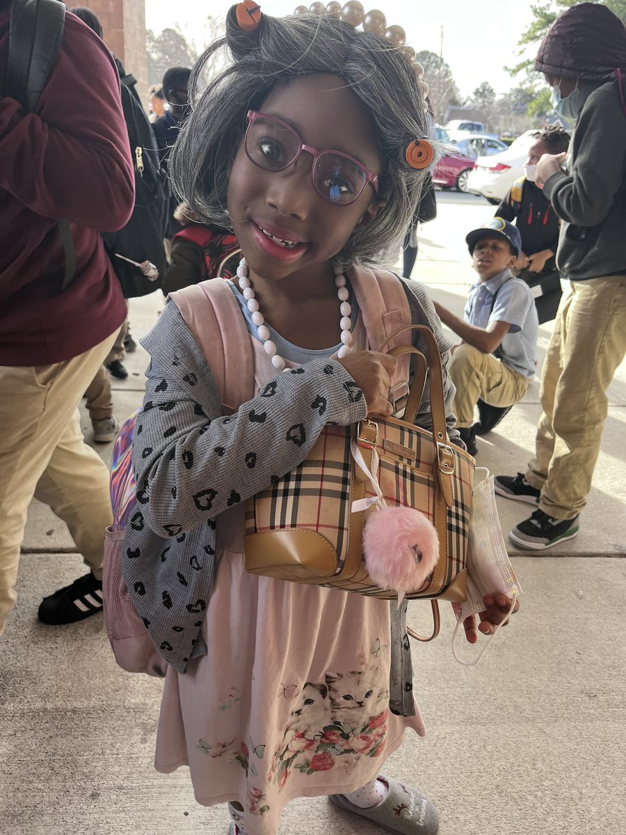 RBowlingVA's tweet photo. We had a grand time celebrating the 100th day of school! https://t.co/nGa0D3AOYF