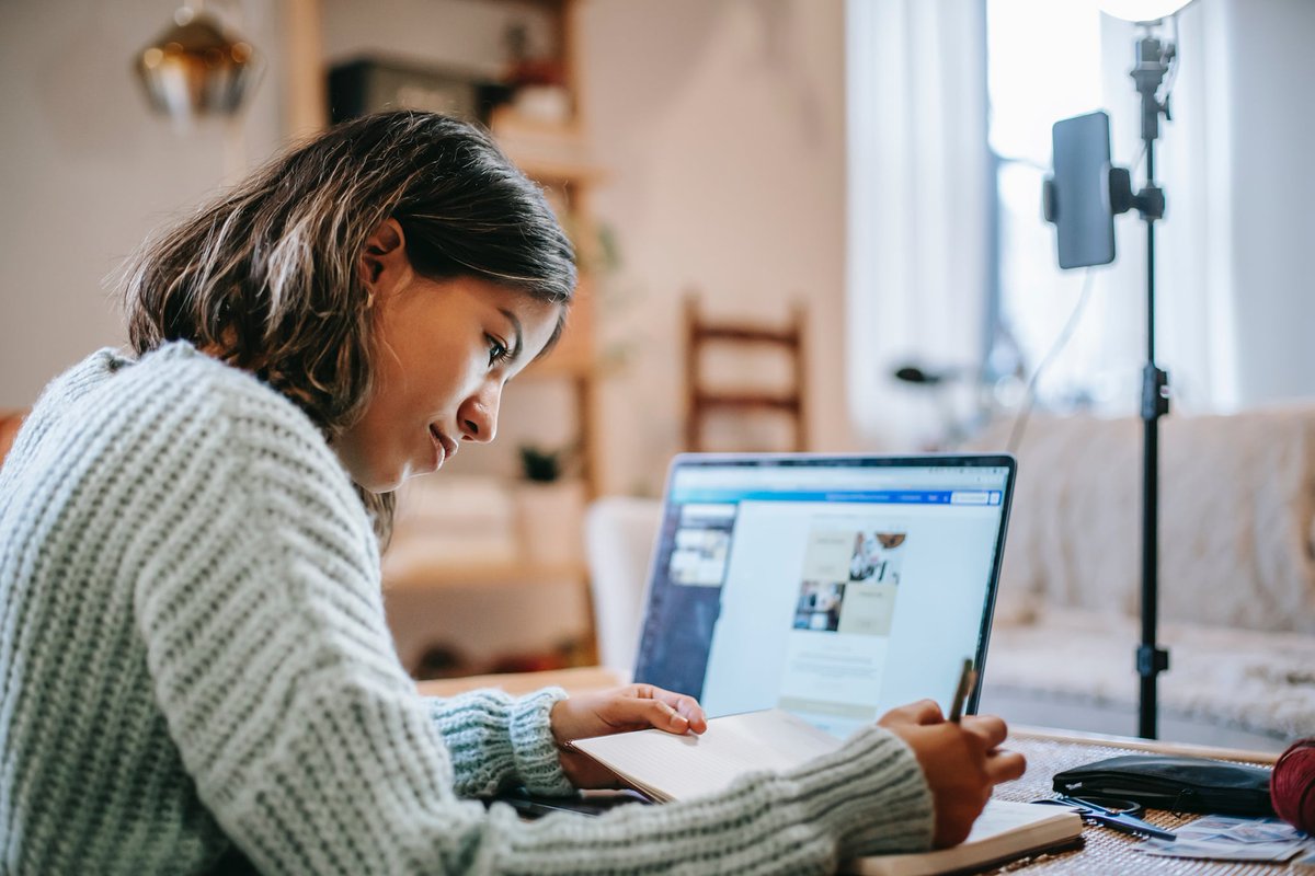 YDASvic's tweet photo. Are you a disabled young person who is looking for a job? Sign up for our free #online session on #employment!

Learn about:
👉 Your rights in employment
👉 Workplace adjustments
👉 Disclosing #disability
👉 Recruitment stages
👉 Resources + more

Sign up: https://t.co/BjFQ0naz9h https://t.co/G711vdV7fq