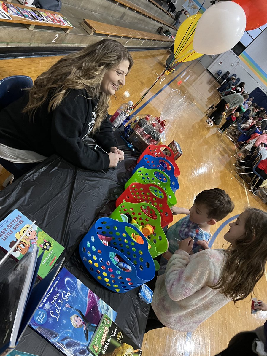 WilemonSTEAM's tweet photo. BINGO Night was the best! Thank you to all of the @WilemonPTO volunteers! It was so much fun! #wilemonsteam https://t.co/6gXltrxXyS