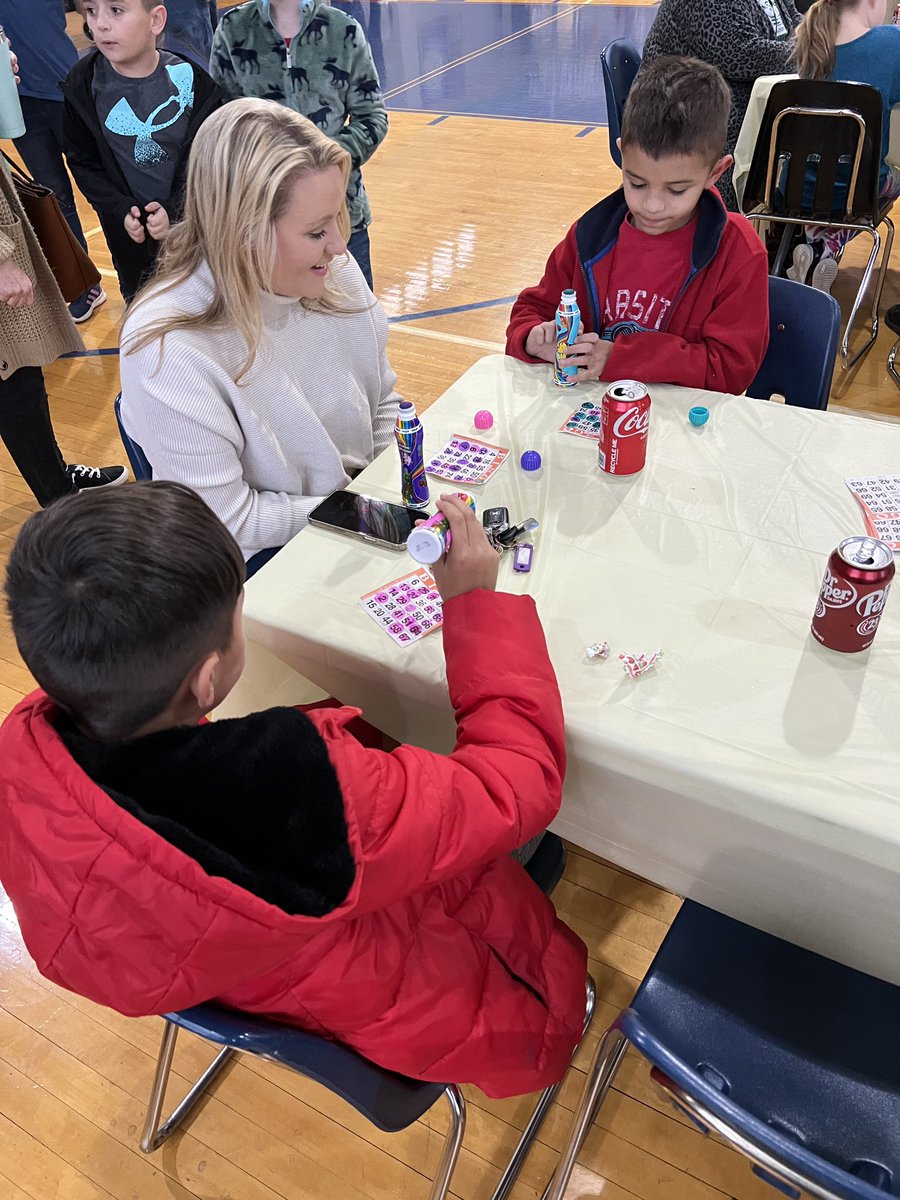 WilemonSTEAM's tweet photo. BINGO Night was the best! Thank you to all of the @WilemonPTO volunteers! It was so much fun! #wilemonsteam https://t.co/6gXltrxXyS