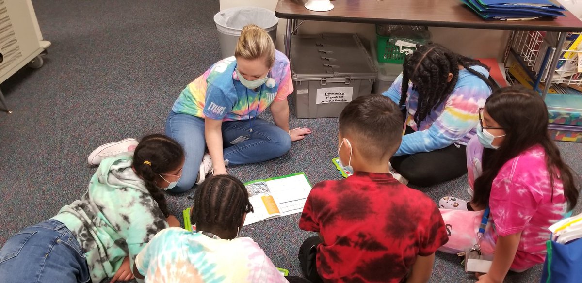 MsGilbert4th's tweet photo. Engaged,  enthusiastic, and motivated to learn new Math Center activity!!! Thanks Ms. Fruth for showing us how to have fun while learning. @ms_sfruth #petroskypirates #mathrocks #educatingPirates https://t.co/yceUTlLy1n