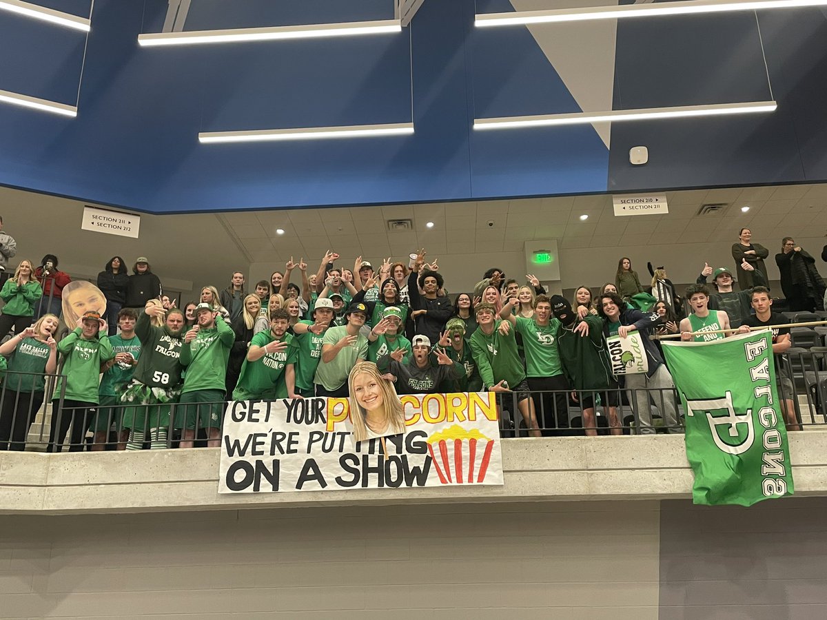 LDBarstool's tweet photo. That’s another W😮‍💨😮‍💨LFG ROUND 3 TURN ME UP!!!! @LDHSGirlsBball WE LIT https://t.co/R42RoTWx82
