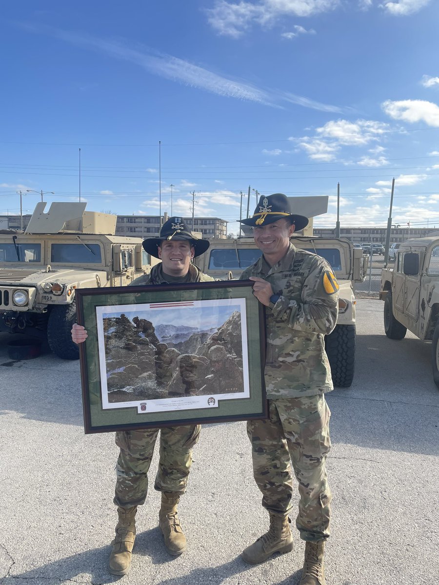 1stSQDN7thCAV's tweet photo. GARRYOWEN would like to congratulate our very own Hellfighter 9, 1SG Andresen, on becoming promotable to Sergeant Major. 1SG Andresen has and continues to have a profound impact across the SQN for his outstanding leadership.
#TroopersFirst | #FirstTeam | #SeventhFirst https://t.co/l1iVWgCt9Y