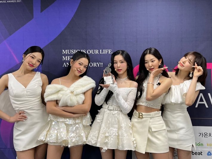 theseoulstory's tweet photo. SM Entertainment confirms Red Velvet is gearing up for a March comeback

Source: https://t.co/c4avGRNboG https://t.co/D64UU528Vo