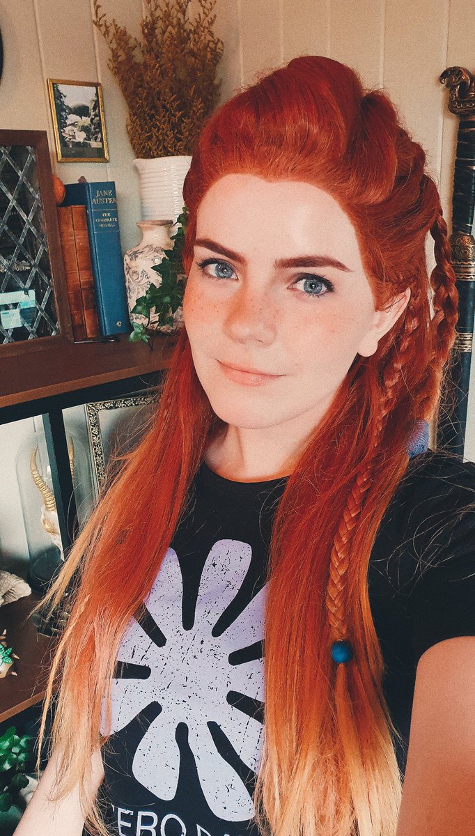 Cosplayology's tweet photo. Aloy is that you? 
@Ibelinn @Guerrilla #HorizonForbbidenWest https://t.co/KE9KfmGiH5