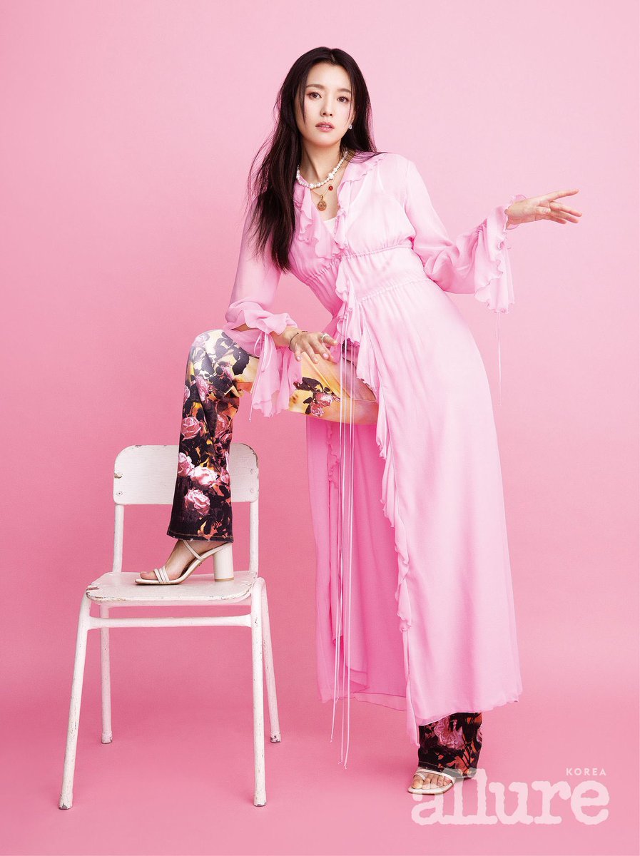 iconickdramas's tweet photo. Queen #HanHyoJoo for ALLURE 💗 https://t.co/eoONMfCUuy