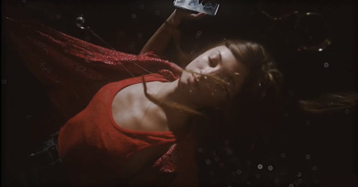 whyami_staying's tweet photo. lana del rey’s mv for love will forever be top-tier https://t.co/avFfbgE0oK