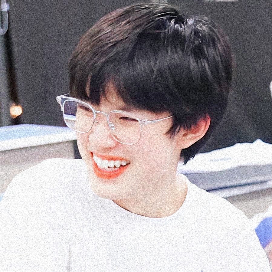 หมุ่นอุ้ยปุ้ย—•́.•̀♡͛ tweet media